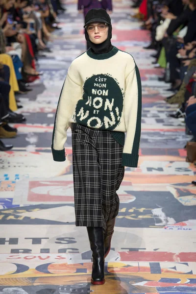 Look 1